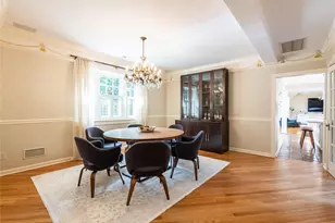 1054 Plandome Rd, Manhasset, NY 11030 - Photo 5