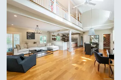 1054 Plandome Road, Manhasset, NY 11030 - Photo 9