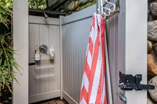 1054 Plandome Rd, Manhasset, NY 11030 - Photo 27