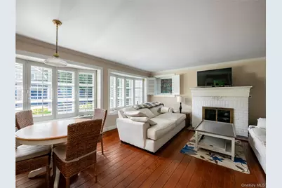 1054 Plandome Road, Manhasset, NY 11030 - Photo 37