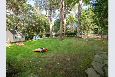 1054 Plandome Road, Manhasset, NY 11030 - Photo 39