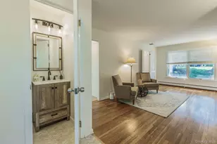 7 Carriage Ln, Setauket, NY 11733 - Photo 23