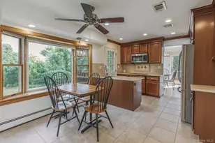 7 Carriage Ln, Setauket, NY 11733 - Photo 15