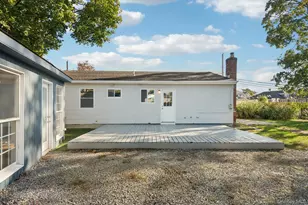 48 Center Ave, Bay Shore, NY 11706 - Photo 21