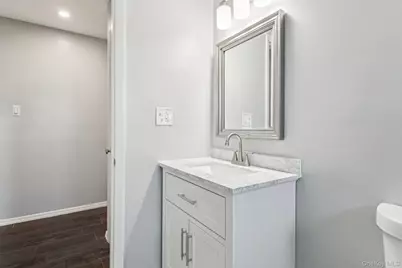 48 Center Avenue, Bay Shore, NY 11706 - Photo 13