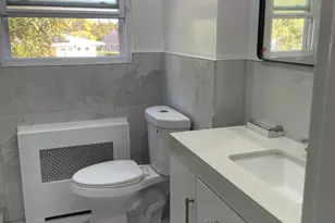 7 Frederick Dr, Plainview, NY 11803 - Photo 5