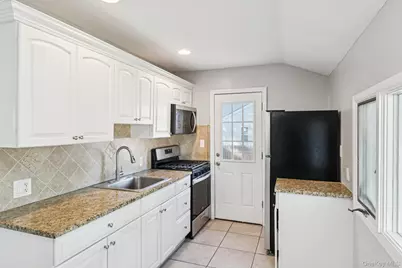 70 Heyward Street, Brentwood, NY 11717 - Photo 13