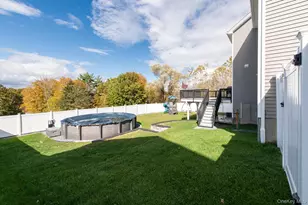 140 Stratford Dr, Poughkeepsie, NY 12603 - Photo 39