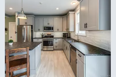 140 Stratford Drive, Poughkeepsie, NY 12603 - Photo 17