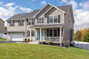 140 Stratford Dr, Poughkeepsie, NY 12603 - Photo 3