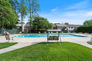 459 Village Dr, Hauppauge, NY 11788 - Photo 27