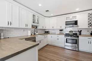 11 Horizon Ct, Huntington, NY 11743 - Photo 9