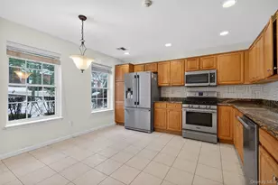 77 Jamie Ct, Suffern, NY 10901 - Photo 7