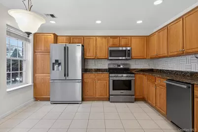 77 Jamie Court, Suffern, NY 10901 - Photo 11