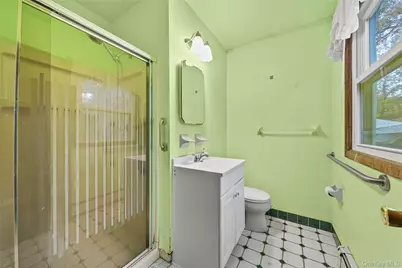 4 Acorn Path, East Quogue, NY 11942 - Photo 9