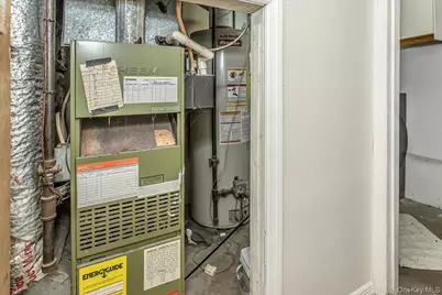 21 Vanderbilt Way #21, Valley Stream, NY 11581 - Photo 17