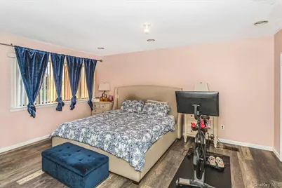 21 Vanderbilt Way #21, Valley Stream, NY 11581 - Photo 9