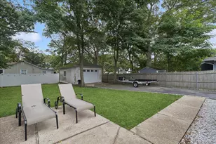 7 Pinetree Dr, Shirley, NY 11967 - Photo 25