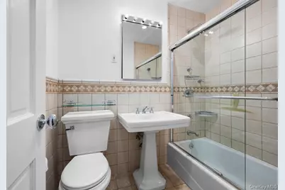 600 Locust Street #2J, Mount Vernon, NY 10552 - Photo 5