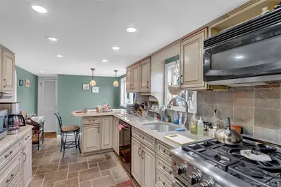 25 Sunnybrook Drive E, Oceanside, NY 11572 - Photo 17