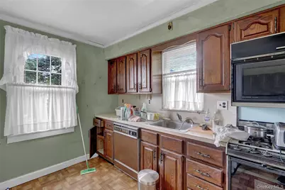 25 Sunnybrook Drive E, Oceanside, NY 11572 - Photo 29