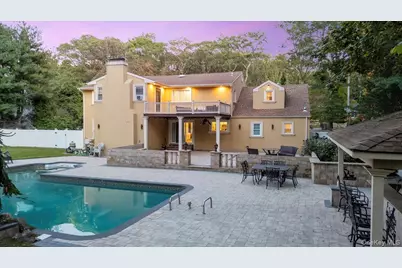 626 Caledonia Road, Dix Hills, NY 11746 - Photo 43