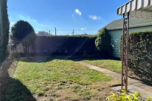 40 Lafayette Ave, Westbury, NY 11590 - Photo 11