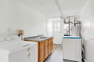 102-12 62nd Rd, Forest Hills, NY 11375 - Photo 21