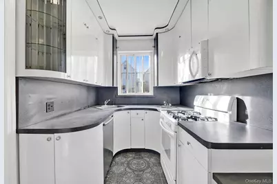 102-12 62nd Road, Forest Hills, NY 11375 - Photo 9