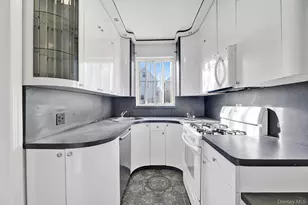 102-12 62nd Rd, Forest Hills, NY 11375 - Photo 9