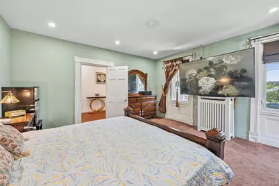 160 Bedford Avenue, Merrick, NY 11566 - Photo 19