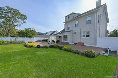 160 Bedford Avenue, Merrick, NY 11566 - Photo 31