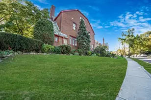 84-02 Midland Pkwy, Jamaica, NY 11432 - Photo 19