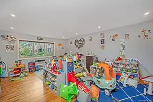 2449 Union Blvd, Islip, NY 11751 - Photo 11