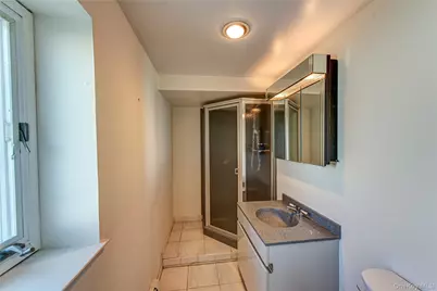 49 Spector Lane, Plainview, NY 11803 - Photo 17