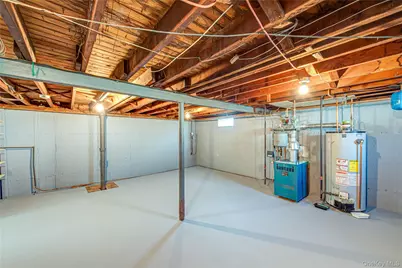 49 Spector Lane, Plainview, NY 11803 - Photo 13