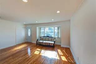 49 Spector Ln, Plainview, NY 11803 - Photo 9