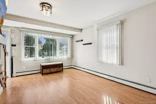 40 Elm St, Hicksville, NY 11801 - Photo 3