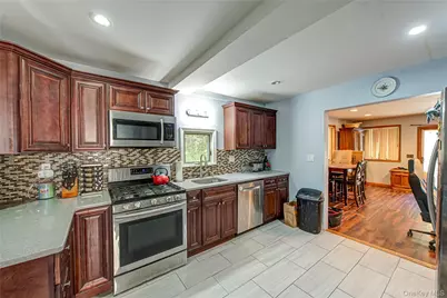 137 Wood Road, Centereach, NY 11720 - Photo 5