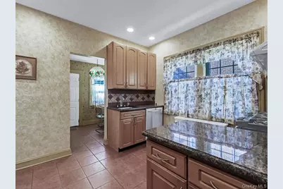 186-34 Henley Road, Jamaica, NY 11432 - Photo 11