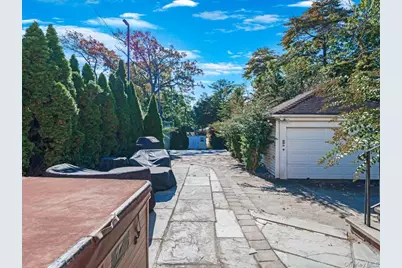 186-34 Henley Road, Jamaica, NY 11432 - Photo 19