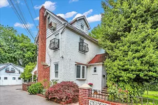 21 Hayden Ave, Great Neck, NY 11024 - Photo 1