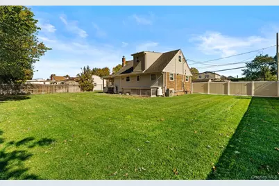 1796 Wells Drive, Bay Shore, NY 11706 - Photo 25