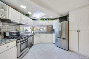 23 Longstreet Dr, Lake Grove, NY 11755 - Photo 7