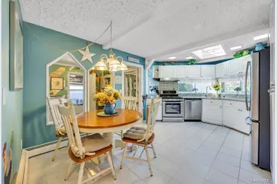 23 Longstreet Drive, Lake Grove, NY 11755 - Photo 5