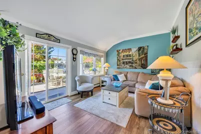 23 Longstreet Drive, Lake Grove, NY 11755 - Photo 11