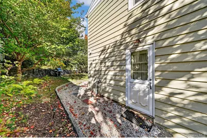 25 Avondale Road, Yonkers, NY 10710 - Photo 35