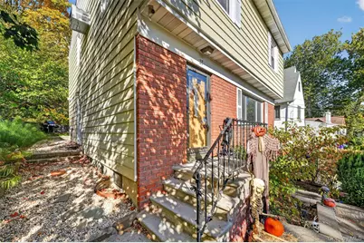 25 Avondale Road, Yonkers, NY 10710 - Photo 5
