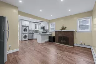 104-37 205th Pl, Jamaica, NY 11412 - Photo 3