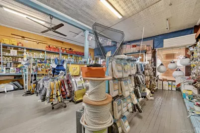 526 City Island Avenue, Bronx, NY 10464 - Photo 5